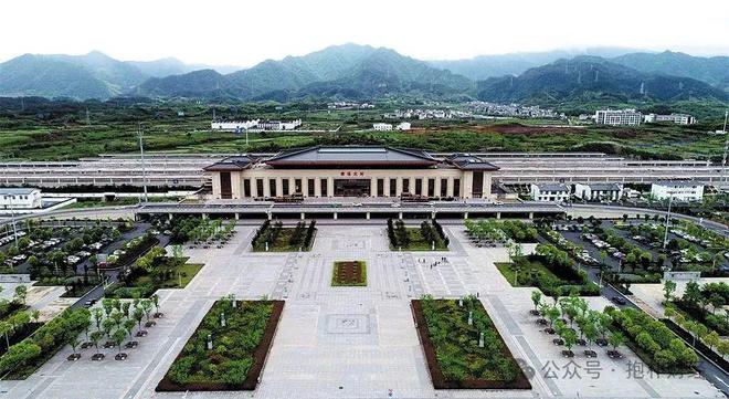 这个县城创造罚款收入下降“奇迹”开元棋牌网站政府大楼旁可以摆摊(图10)